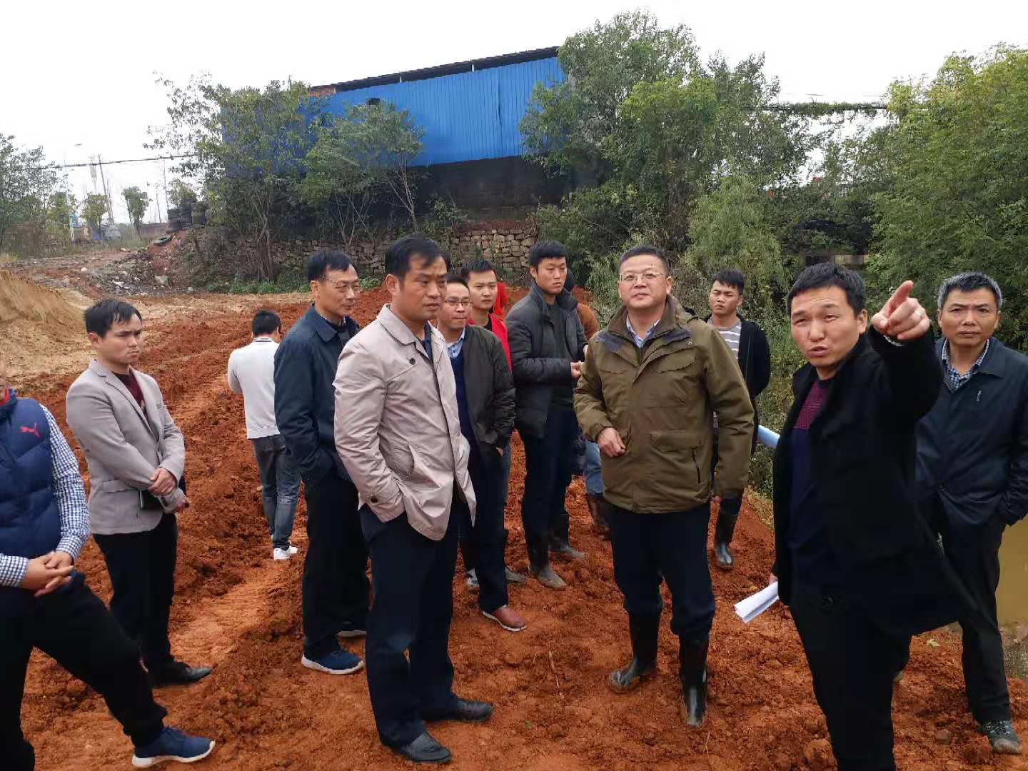 红谷市政简讯:11.13新区工委委员、副主任徐强调研指导华南城水系清淤工程图1.jpg 红谷市政简讯:11.13新区工委委员、副主任徐强调研指导华南城水系清淤工程图1.jpg